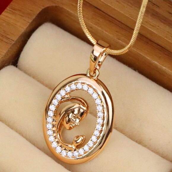 "Rose Gold Oval Pendant with Mother and Child Crystal Frame Design, XPPT1511 - Picture 1 of 13